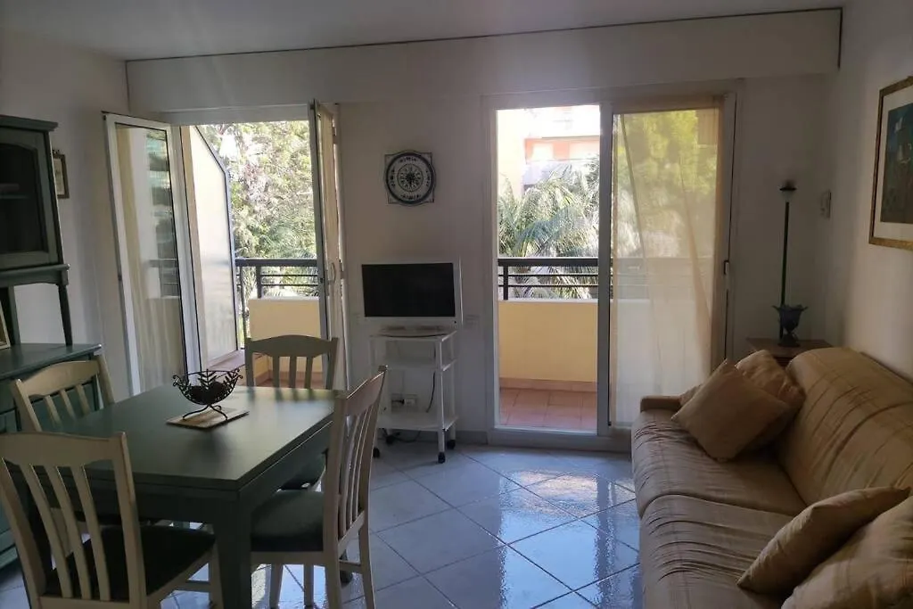 Apartment Havre De Paix En Plein Centre Ville, 4 Couchages Menton France
